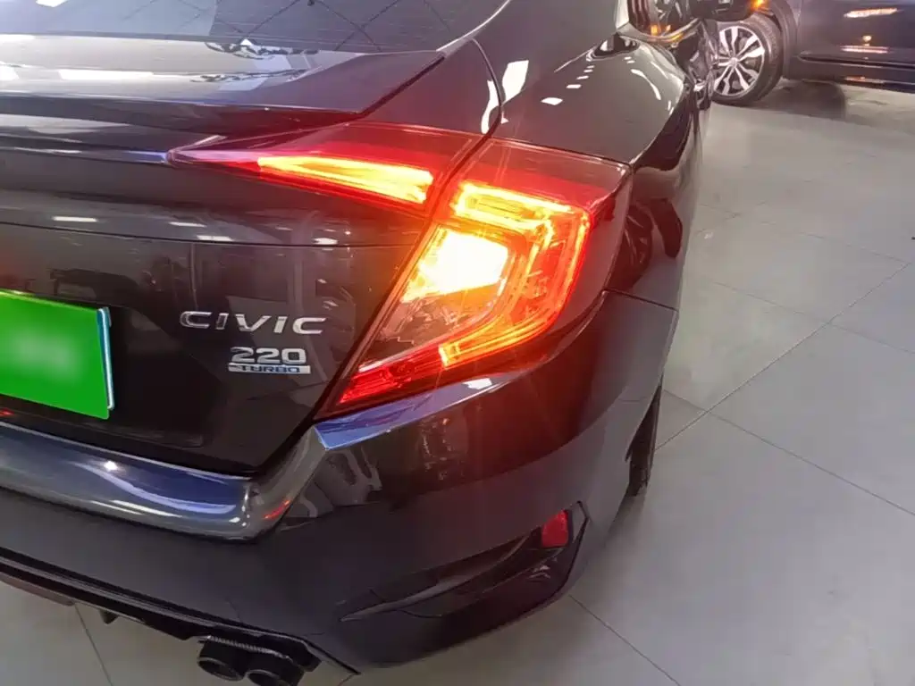 Honda Civic — миниатюра 8