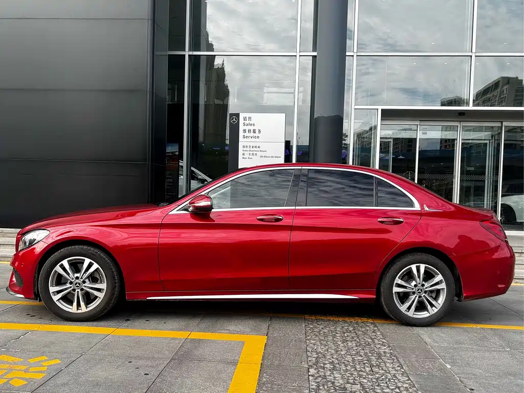 Mercedes-Benz C-Class — миниатюра 2
