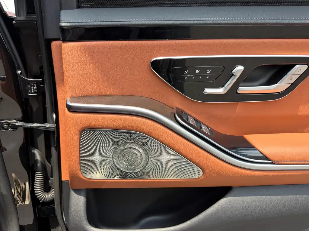 Mercedes-Benz S-Class — миниатюра 13