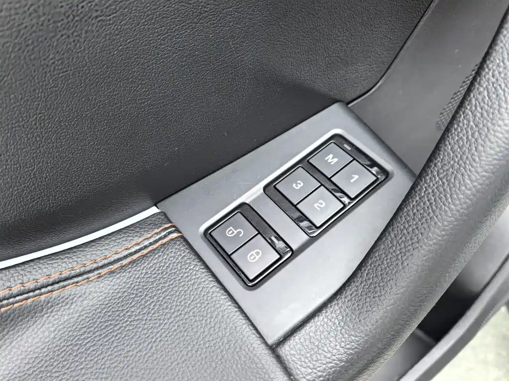 Jaguar F-PACE — миниатюра 4