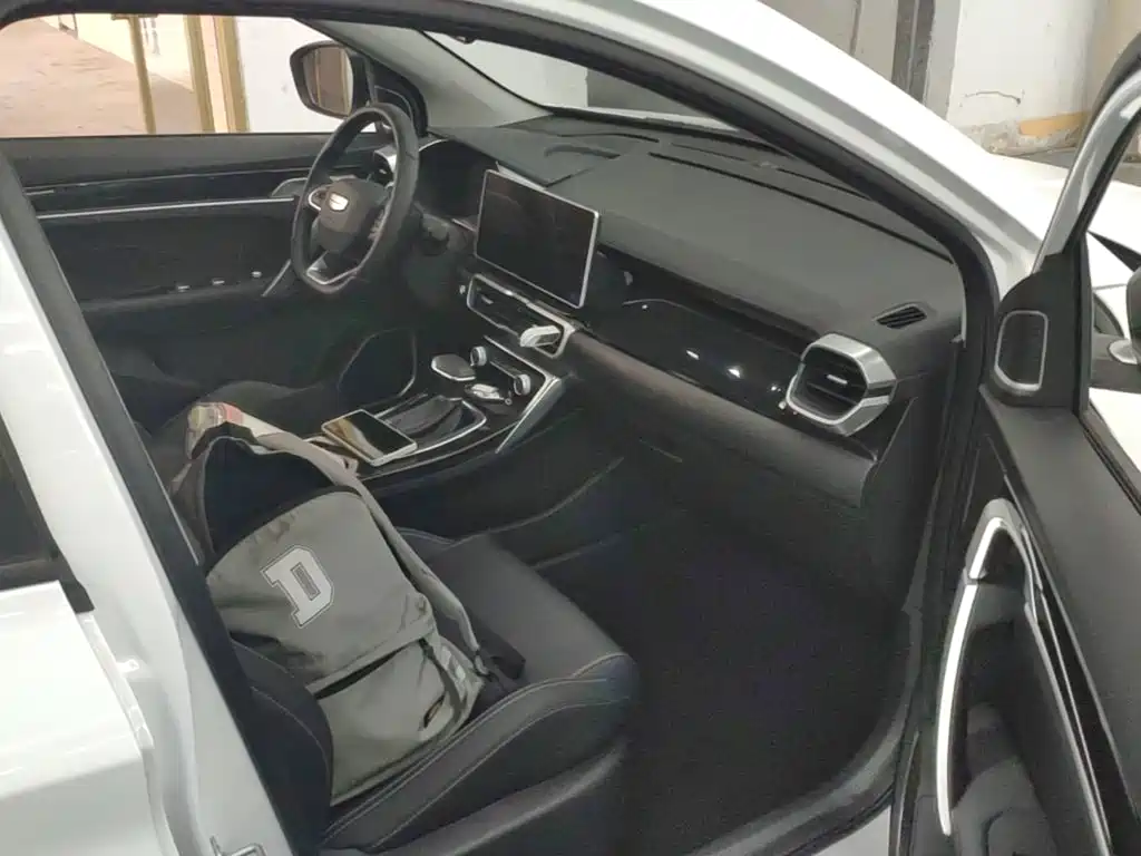 Geely Binyue — миниатюра 25