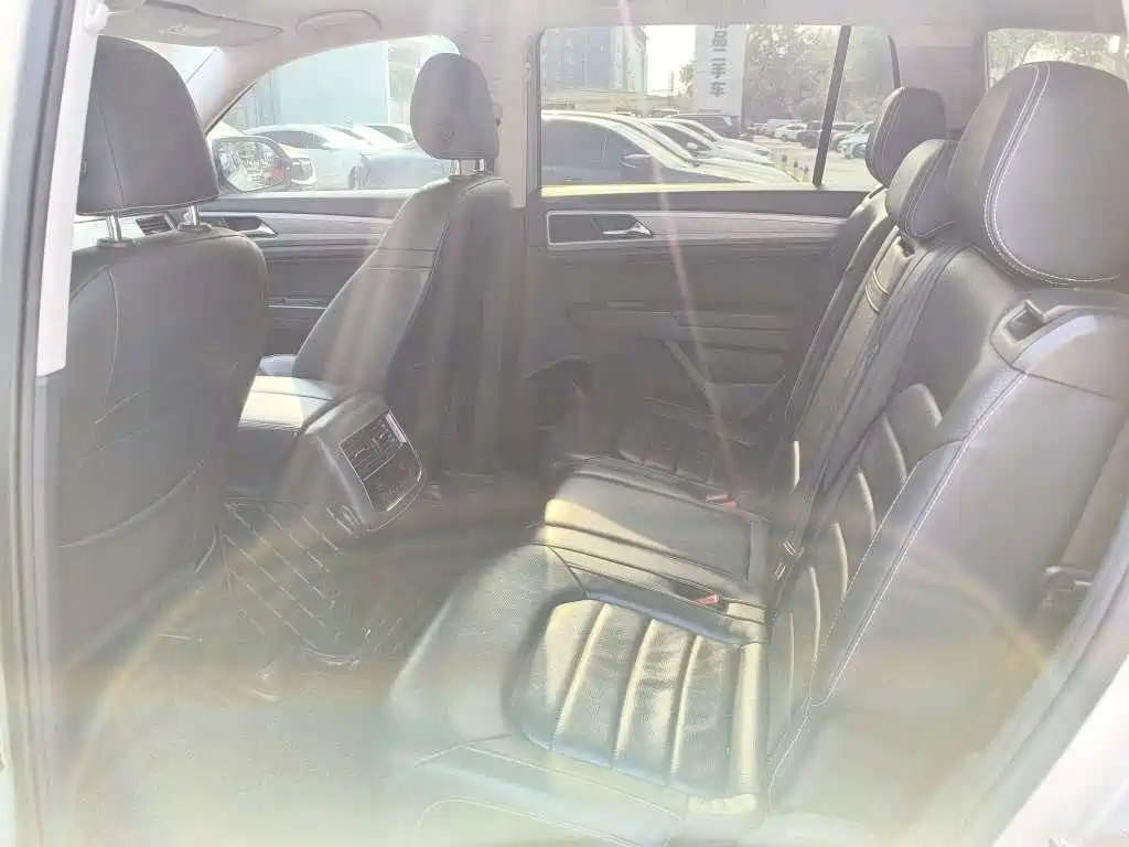 Volkswagen Teramont — миниатюра 7