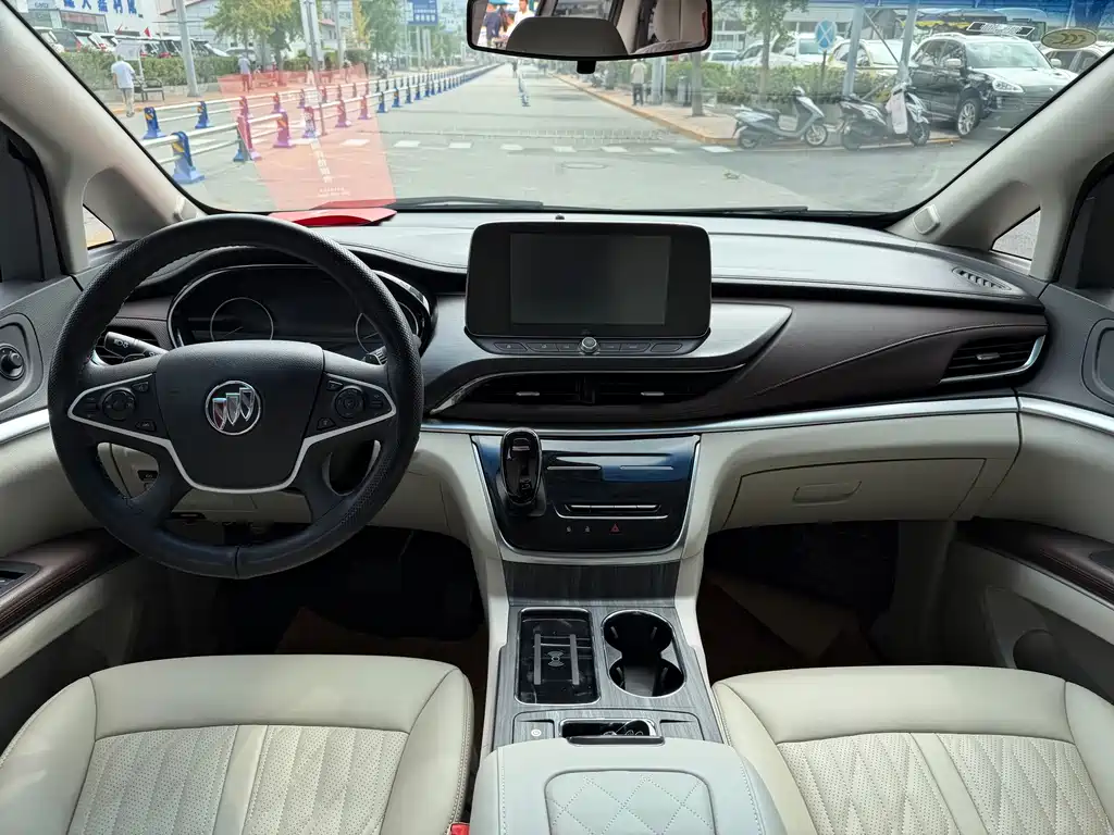 Buick GL8 — миниатюра 12