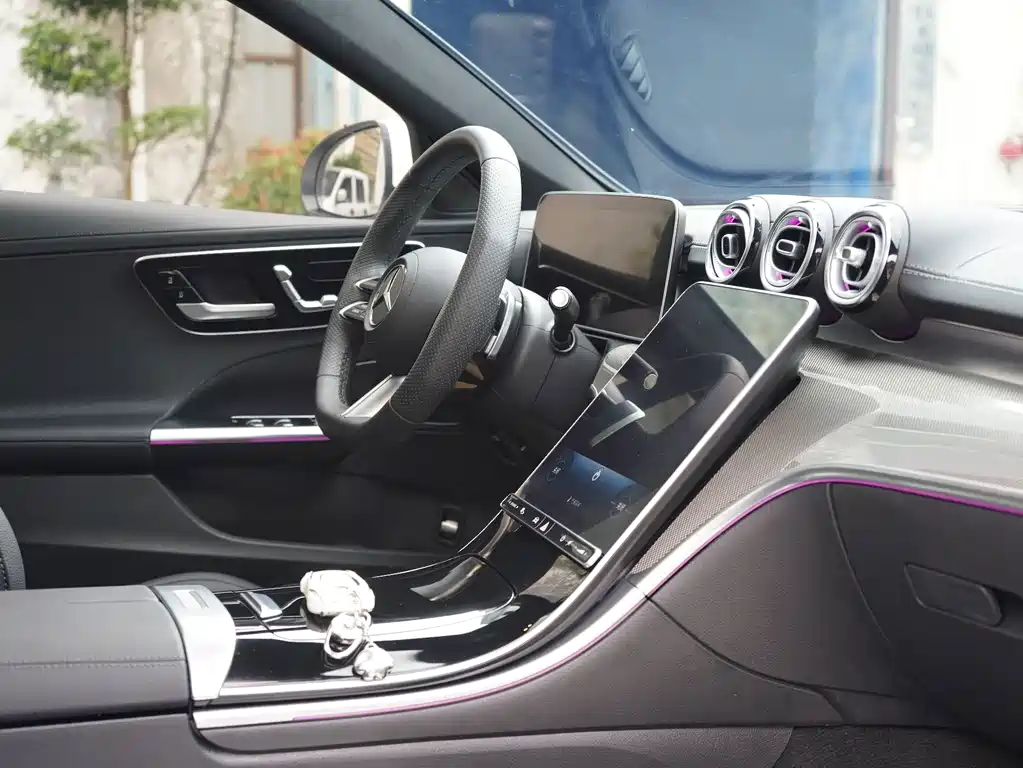 Mercedes-Benz C-Class — миниатюра 10