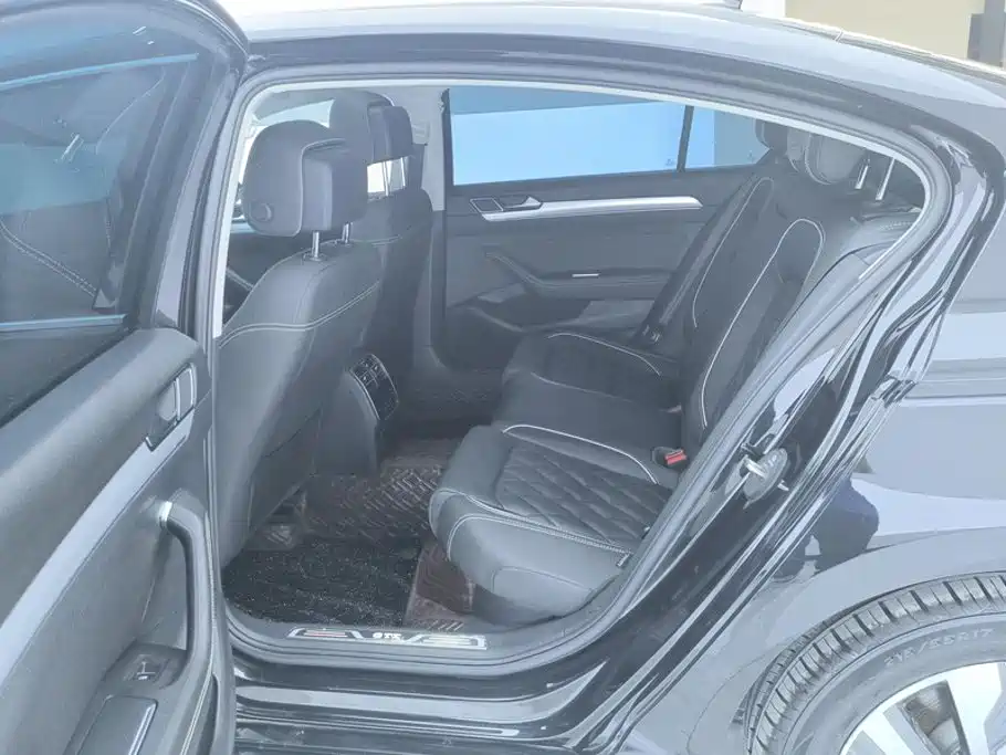 Volkswagen Magotan PHEV — миниатюра 11