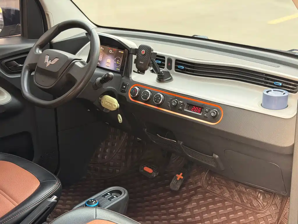 Wuling MINIEV — миниатюра 4
