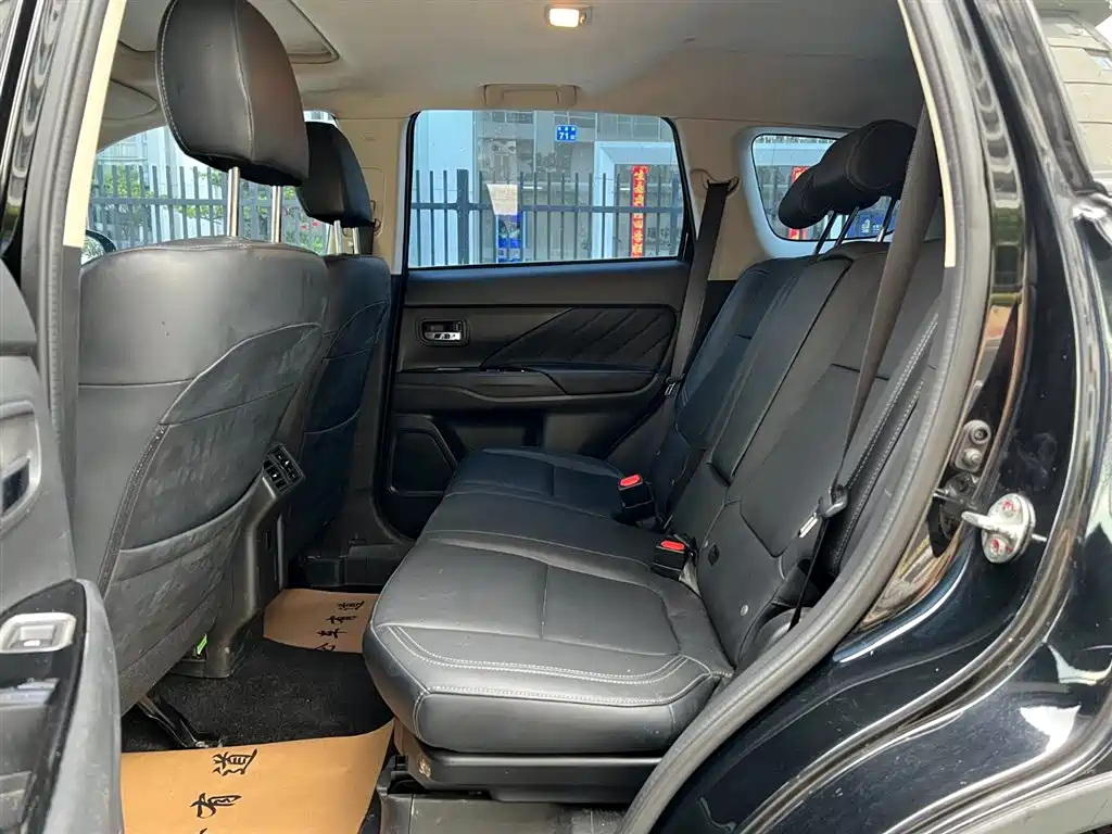 Mitsubishi Outlander 2019 2.0L Enjoy 5 мест V