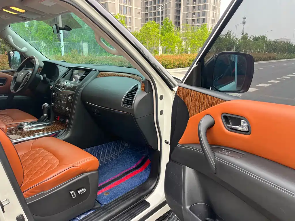 Nissan Patrol — миниатюра 16
