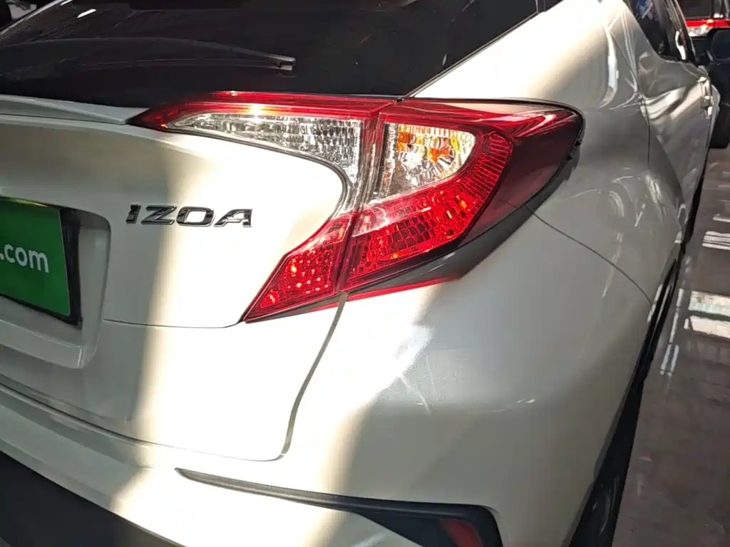 Toyota IZOA — миниатюра 8
