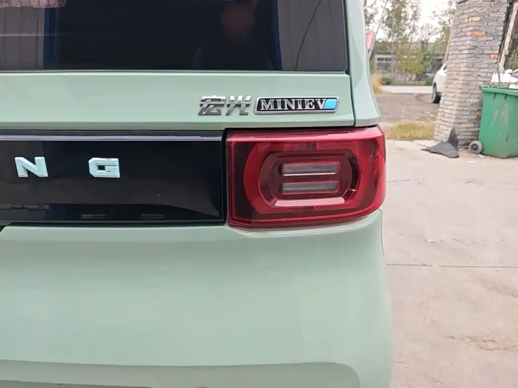 Wuling MINIEV — миниатюра 8
