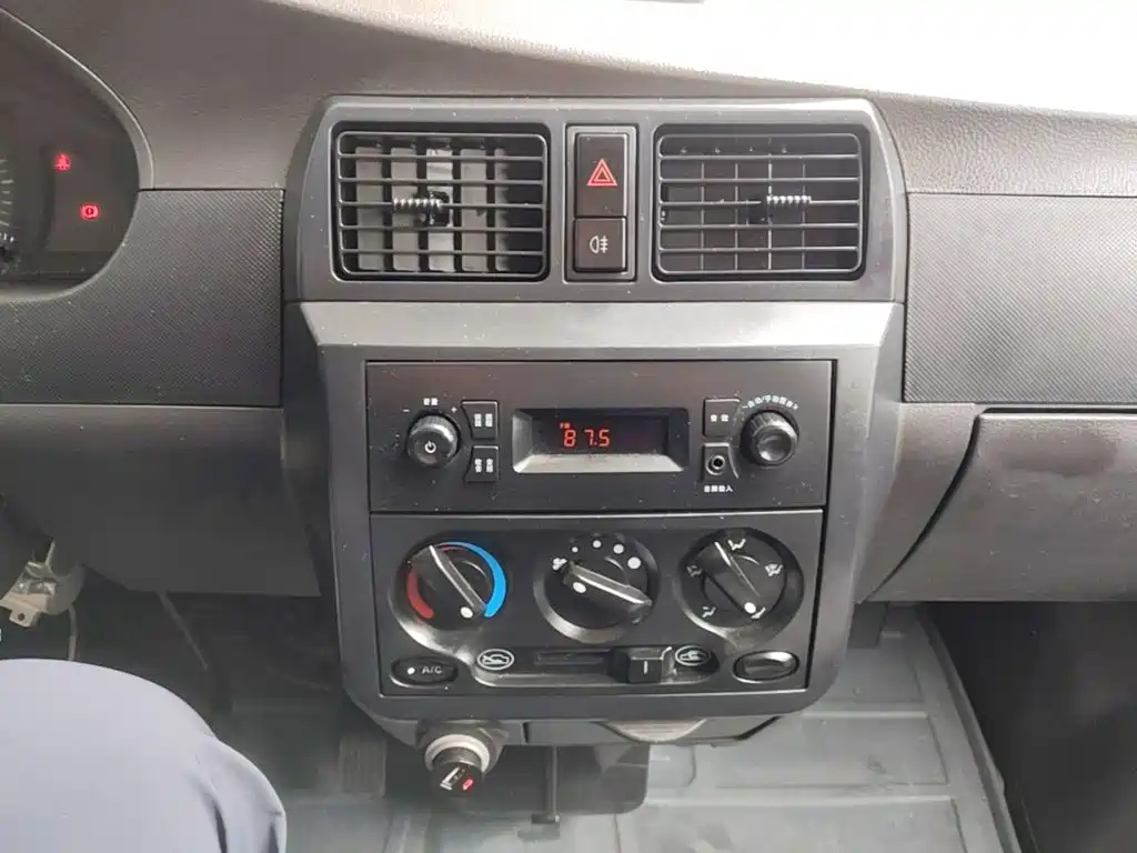 Wuling Rongguang — миниатюра 13