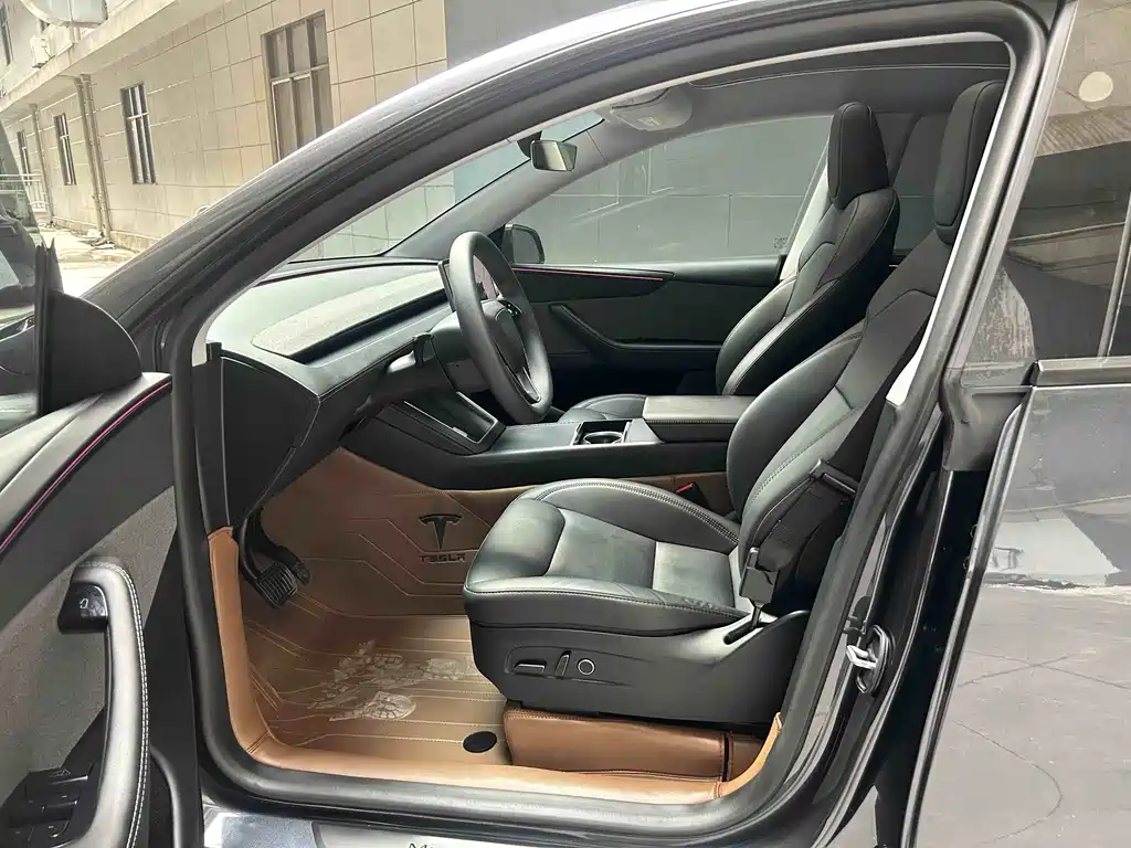 Tesla Model Y — фотографии объявления, Фото 13