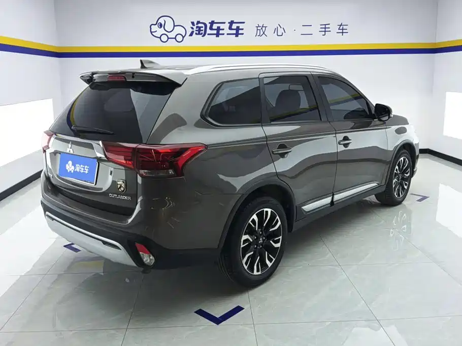 Mitsubishi Outlander — миниатюра 3