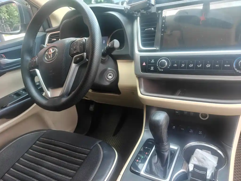 Toyota Highlander — миниатюра 11
