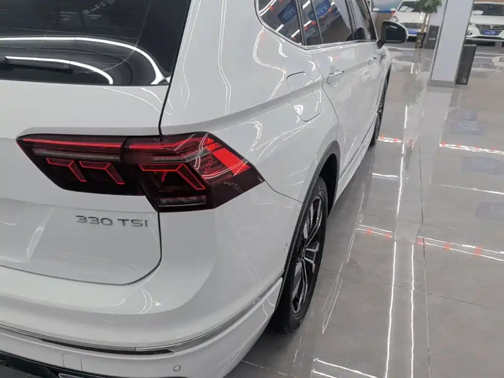 Volkswagen Tiguan L — миниатюра 8