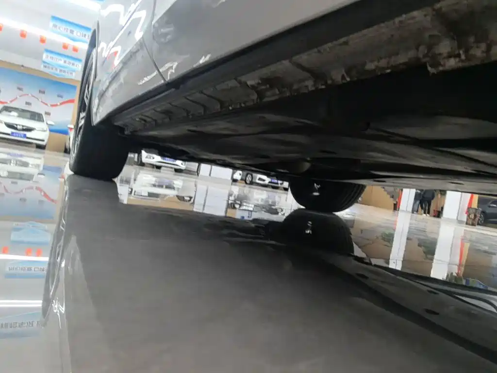 Volkswagen Tiguan L — миниатюра 22