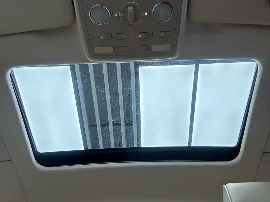 Volkswagen Phaeton — миниатюра 16