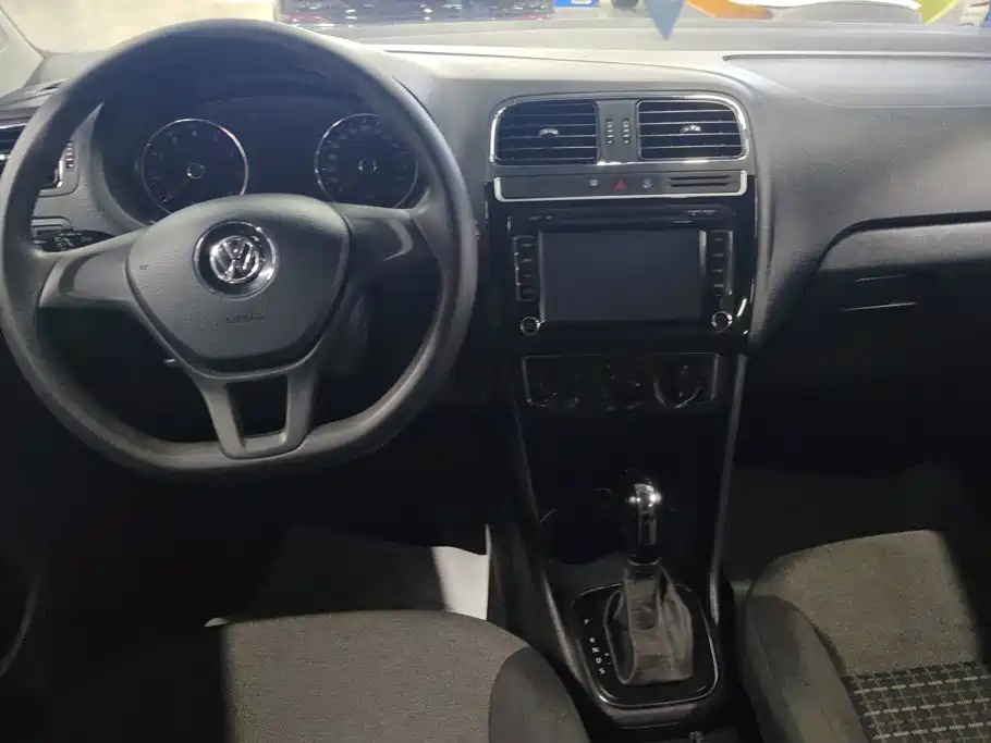 Volkswagen Polo — миниатюра 12