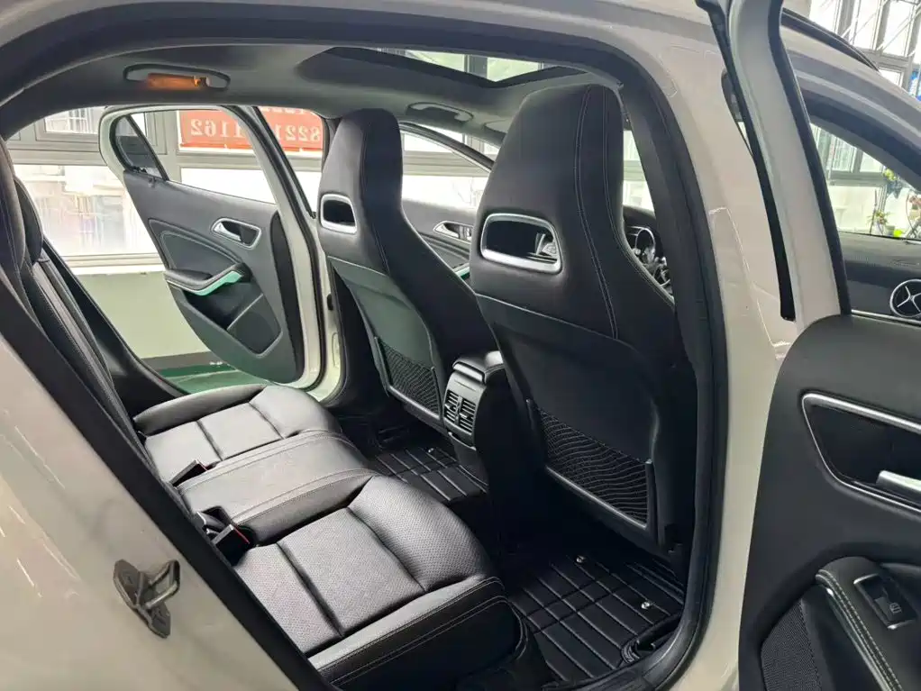 Mercedes-Benz GLA — миниатюра 10