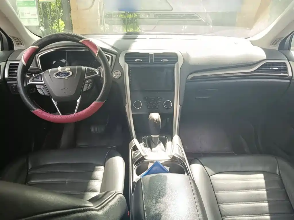 Ford Mondeo — миниатюра 10