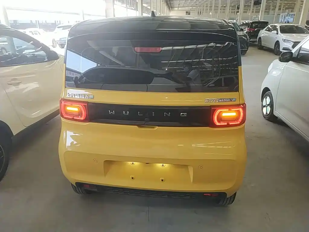 Wuling MINIEV — миниатюра 6