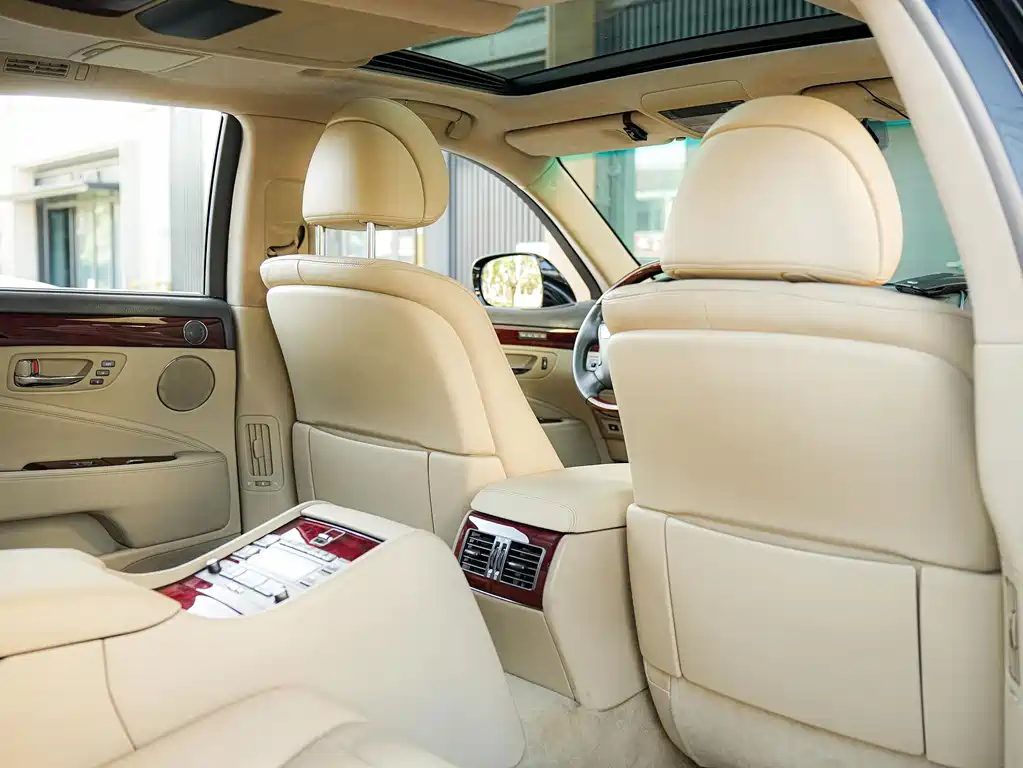 Lexus LS — миниатюра 13