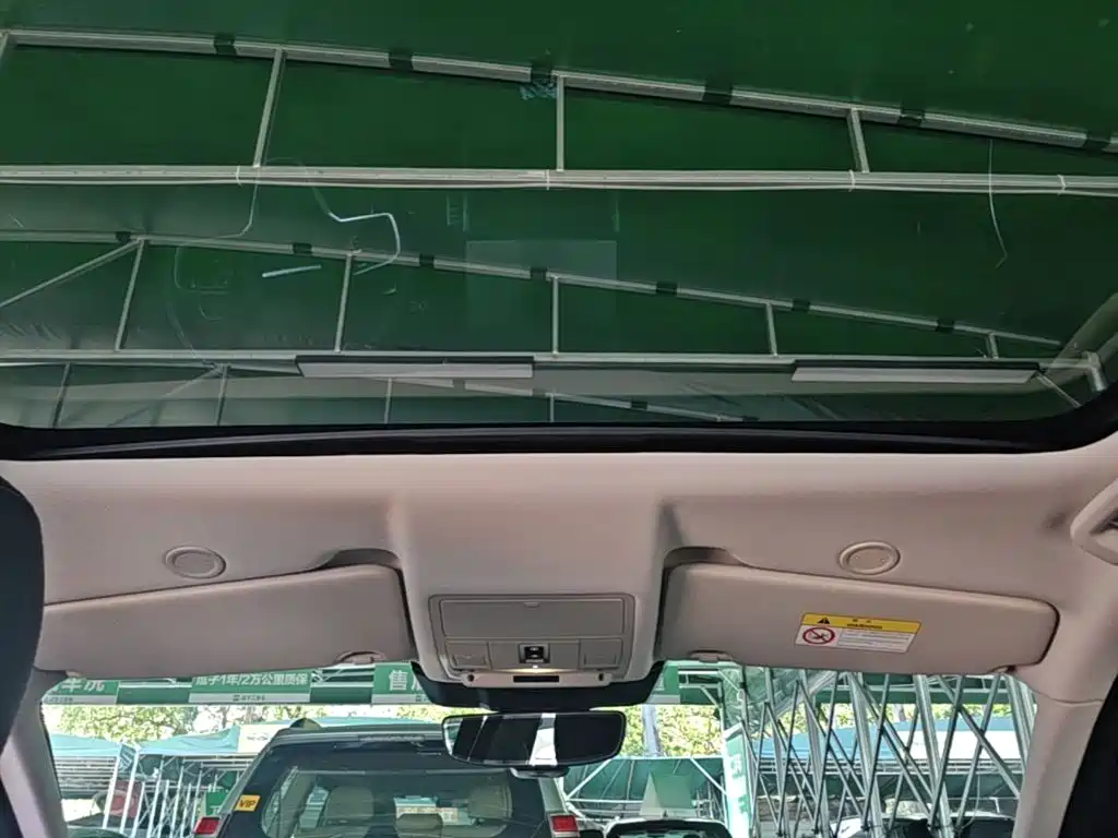 Land Rover Discovery Sport — миниатюра 18