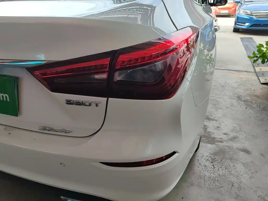 Changan Eado — миниатюра 8