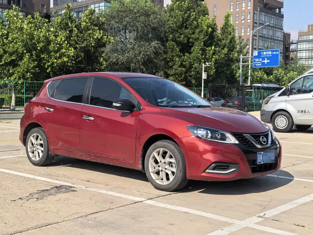 Nissan Tiida 1.6L CVT Smart Drive Edition, фото 3