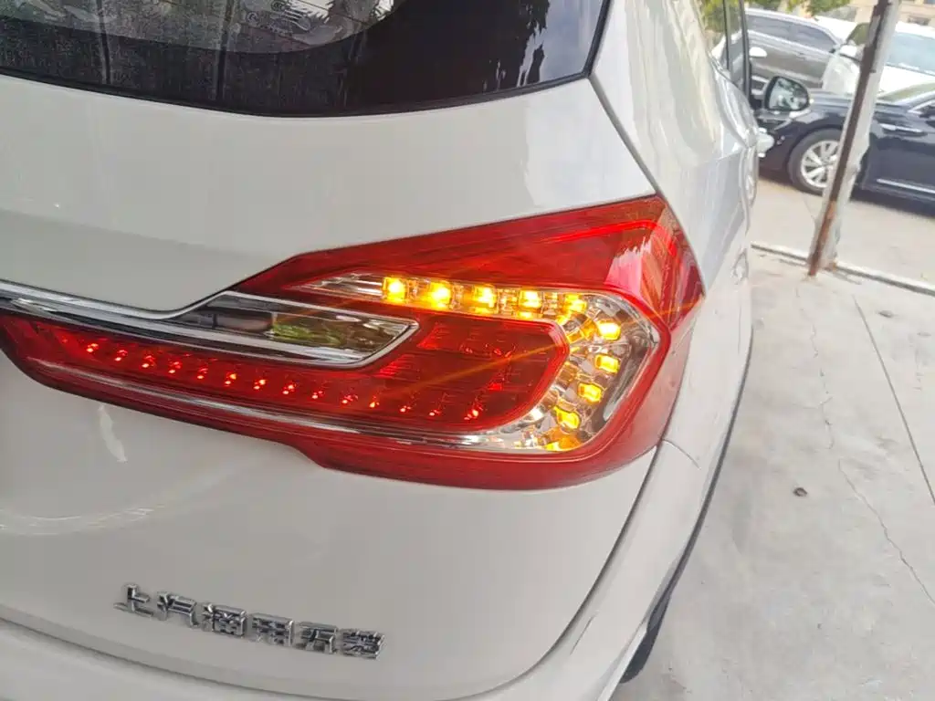 Baojun 310W — миниатюра 8