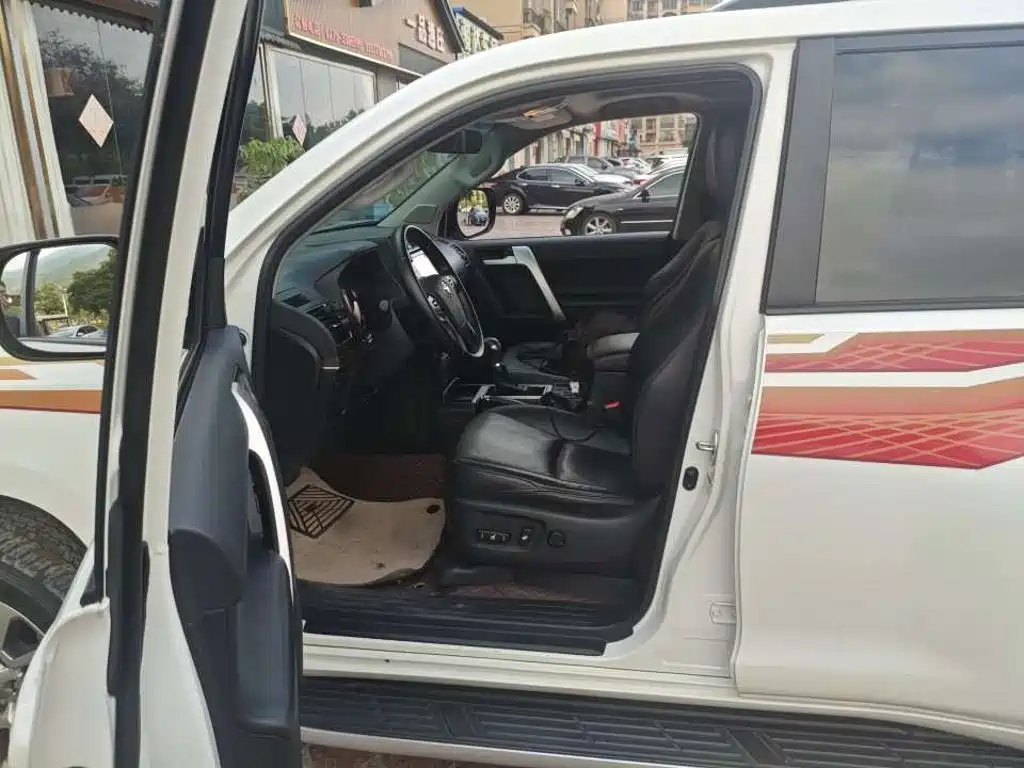 Toyota Prado — миниатюра 7