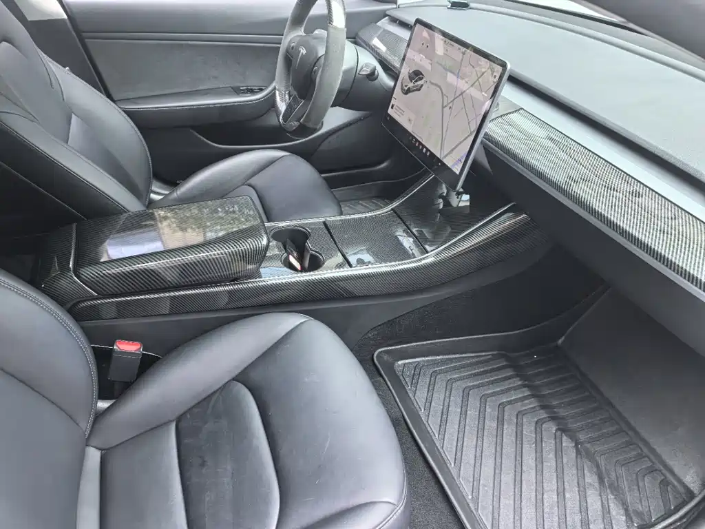 Tesla Model 3 — миниатюра 9