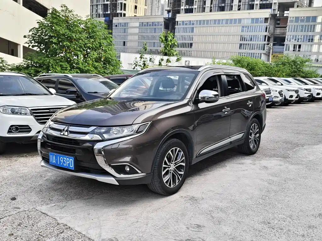 Mitsubishi Outlander (Import)