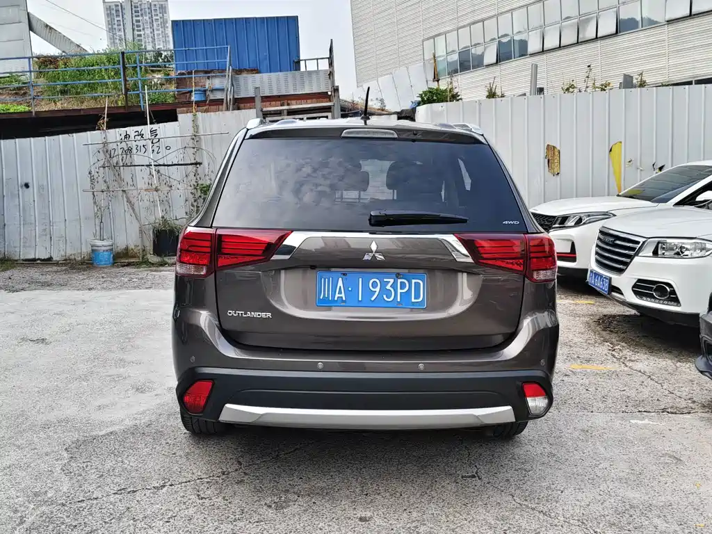 Mitsubishi Outlander (Import) — миниатюра 11