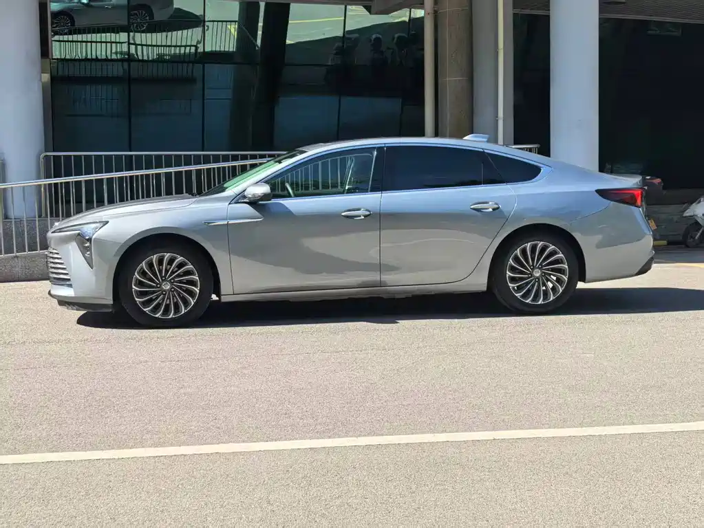 Buick LaCrosse — миниатюра 5