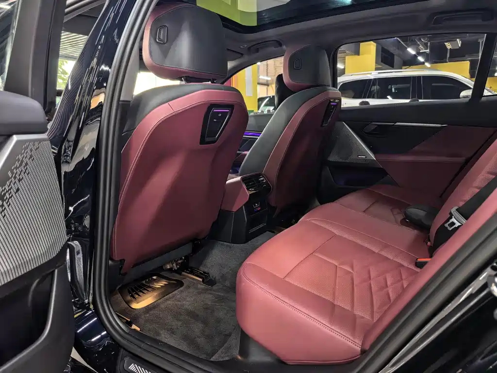 BMW i5 — миниатюра 5