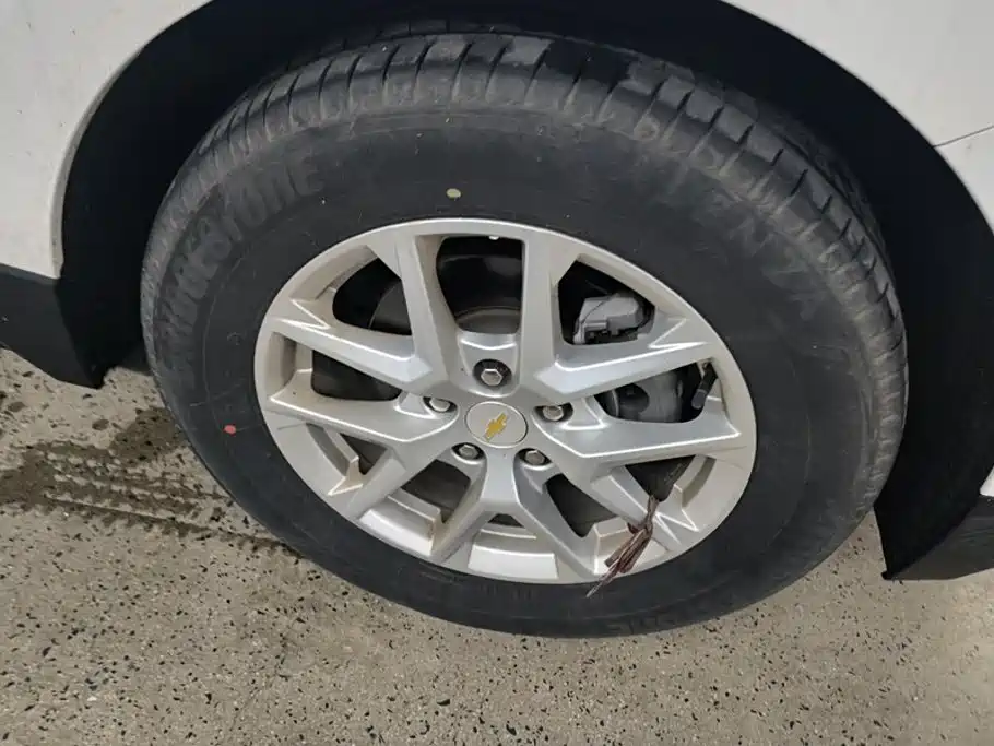 Chevrolet Equinox — миниатюра 6