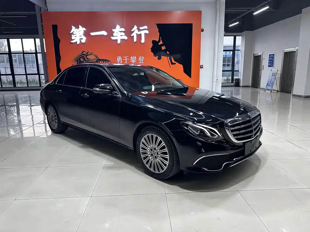 Mercedes-Benz E-Class — миниатюра 2