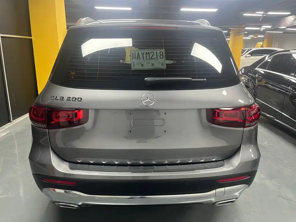 Mercedes-Benz GLB — миниатюра 8
