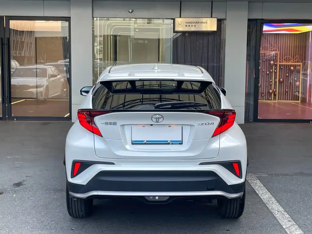 Toyota IZOA — миниатюра 6