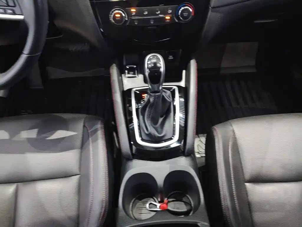 Nissan Qashqai — миниатюра 14