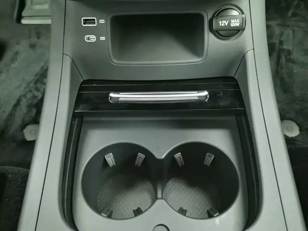 Hongqi Hongqi HQ9 PHEV — миниатюра 8