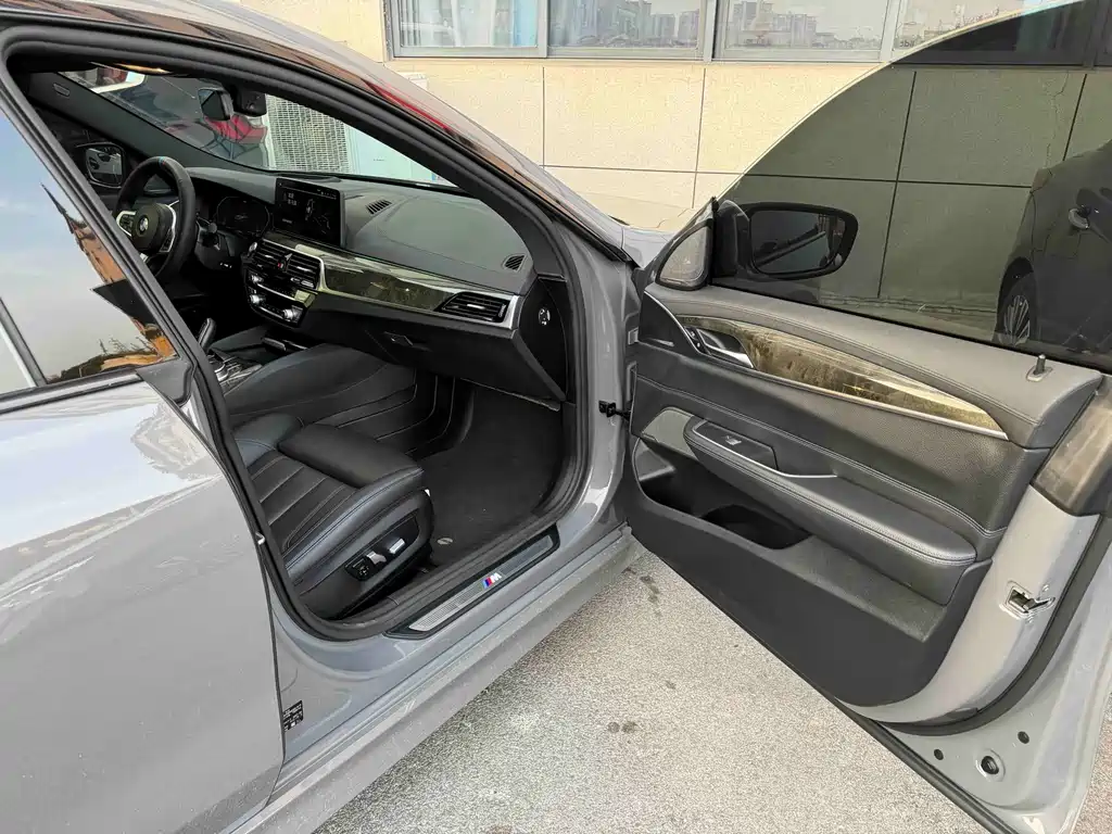 BMW 6 Series GT — миниатюра 6