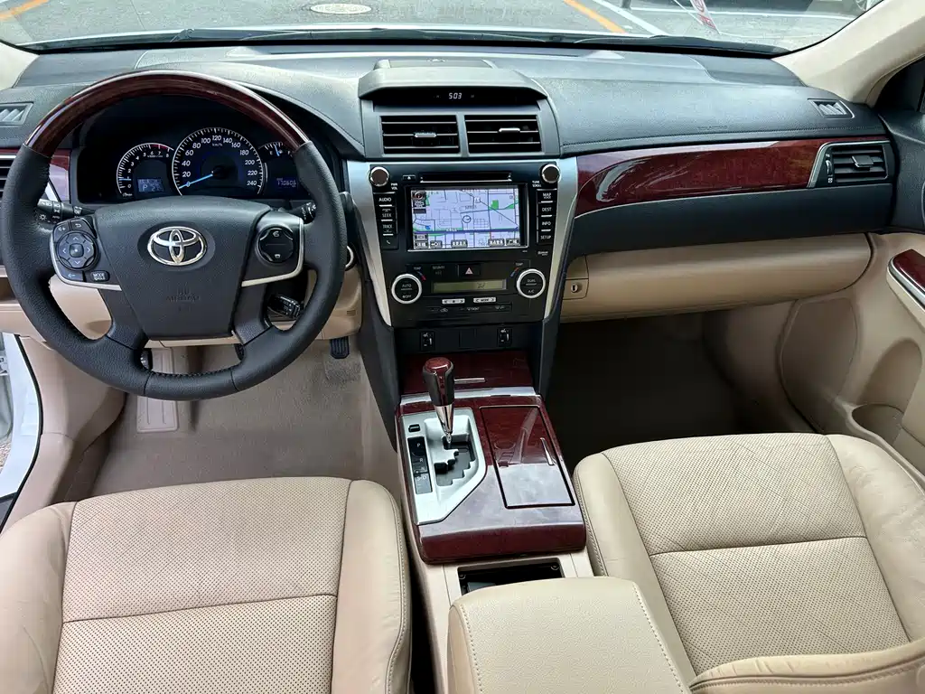 Toyota Camry — миниатюра 11
