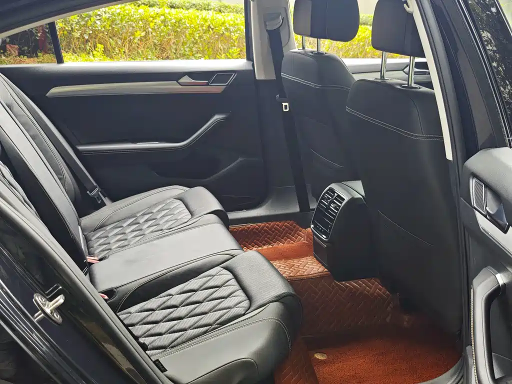Volkswagen Magotan PHEV — миниатюра 15