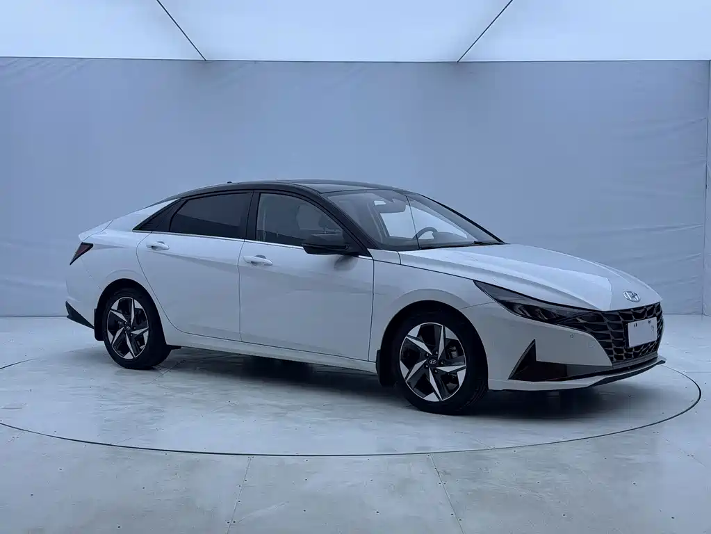 Hyundai Elantra — миниатюра 3