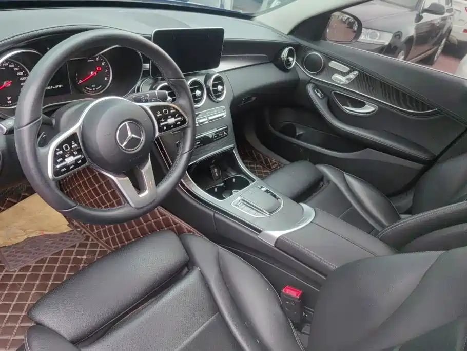 Mercedes-Benz C-Class — миниатюра 12
