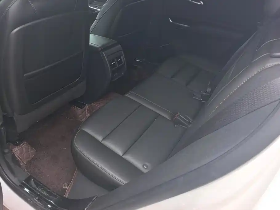 Cadillac XT4 — миниатюра 11