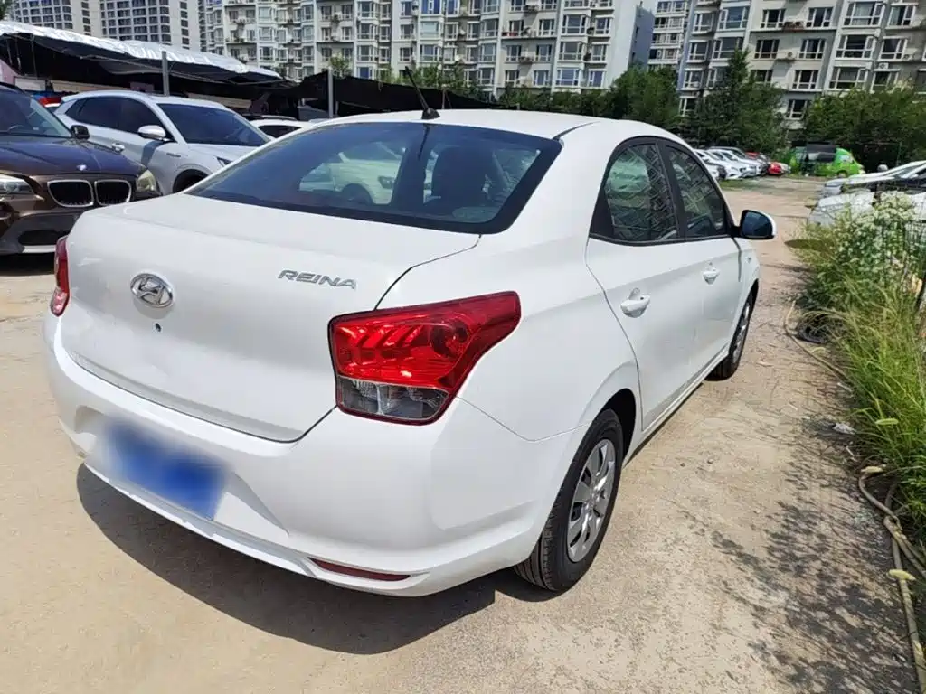 Hyundai Verna - фото 7