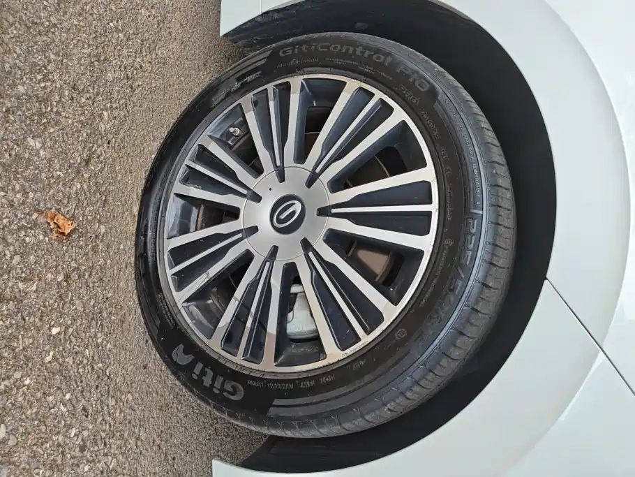GAC Motor Trumpchi E8 PHEV — миниатюра 6
